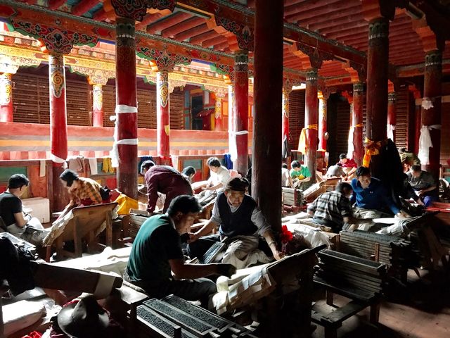 德格印經院,經版在暗室裡沉睡,文化在藏紙上流傳 德格印經院,經版在暗室裡沉睡,文化在藏紙上流傳
