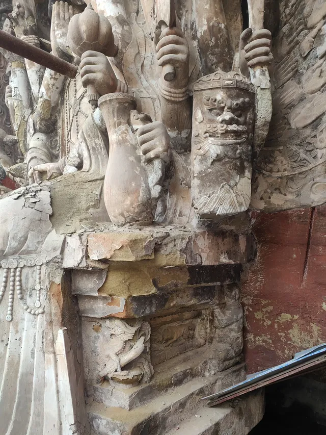 居民樓下的唐代千手觀音 居民樓下的唐代千手觀音