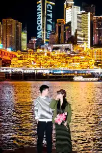 洪崖洞拍照受凍已回提醒12月要來重慶的