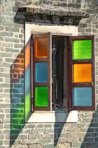 台山 | 百年騎樓裡極具特色的玻璃窗