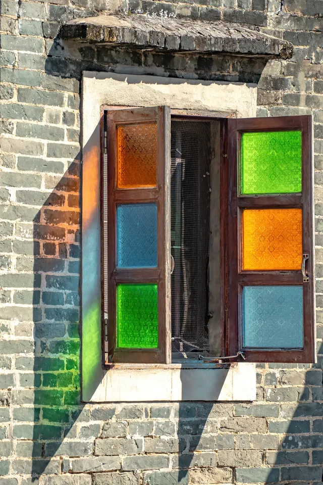 台山 | 百年騎樓裡極具特色的玻璃窗