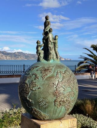 Nerja：3日3夜海邊度假攻略 🌊