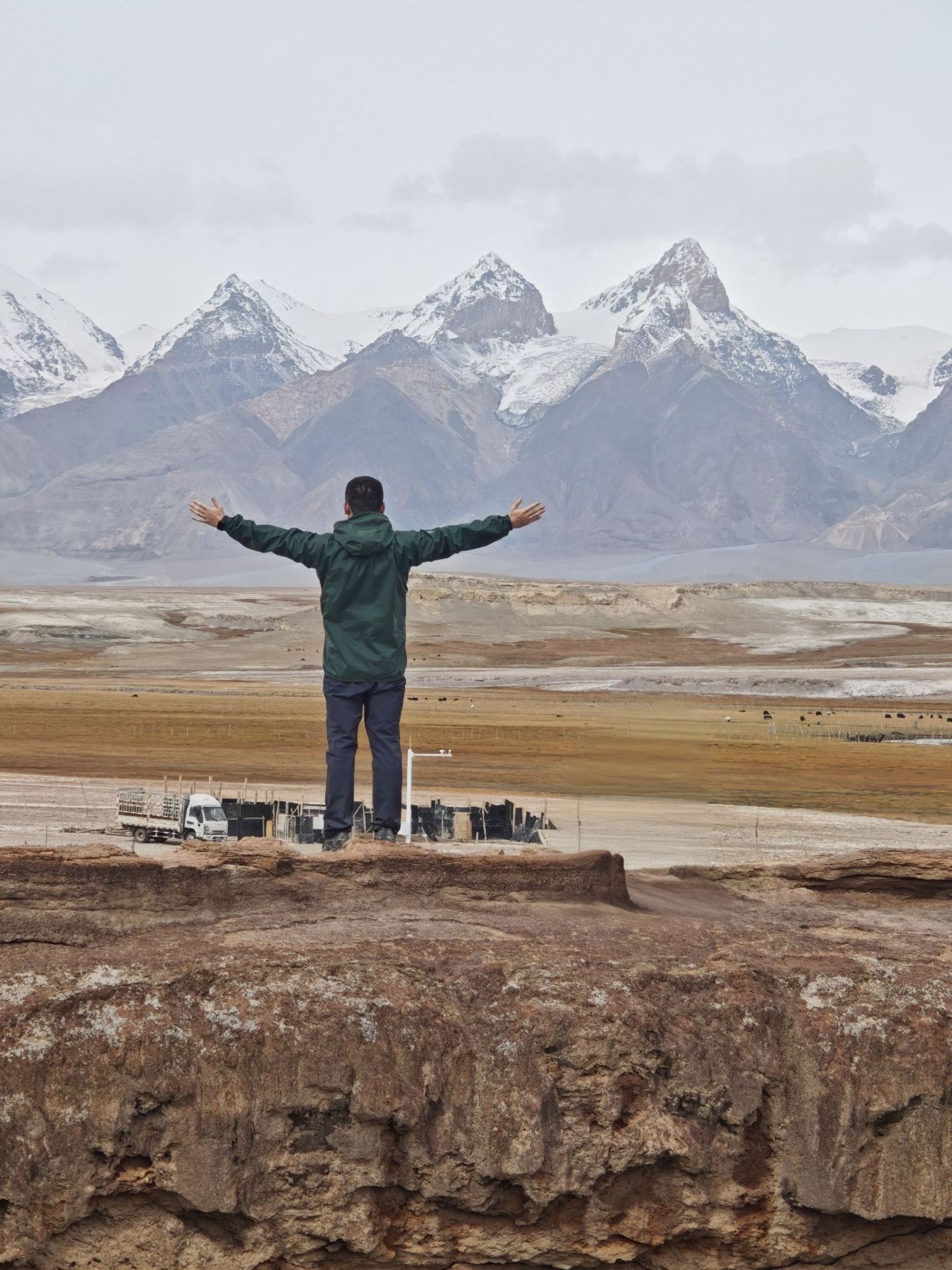 5-day Pamir Plateau group tour, capturing all the majestic beauty like Kawagarbo!