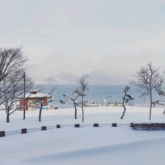 Onsen with a Breathtaking View of Lake Tōya