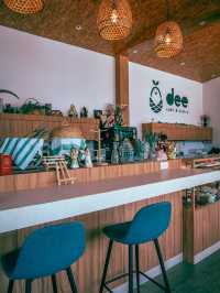 ‘dee café & bistro‘ คาเฟ่สไตล์ประยุกต์