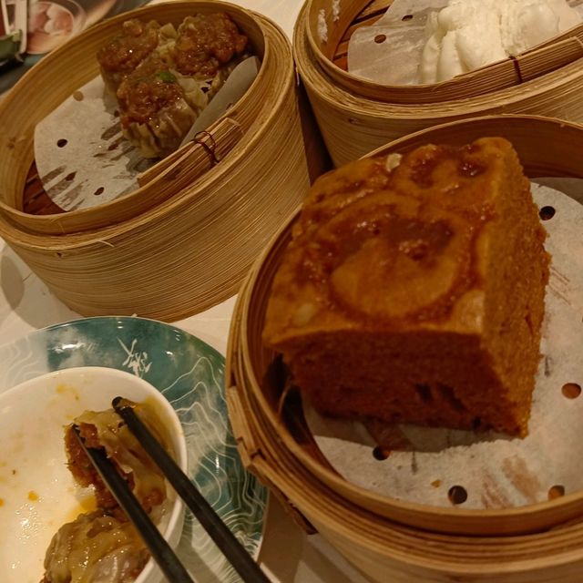 逍遙下午茶，翠園鮑魚汁鮮竹卷，香菇雞包仔 ...