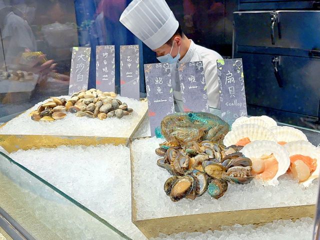 點解要早半年訂位？mezza9 「與廚共饗」超抵食海鮮自助晚餐。