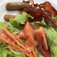 Buffet brakefast by the pool