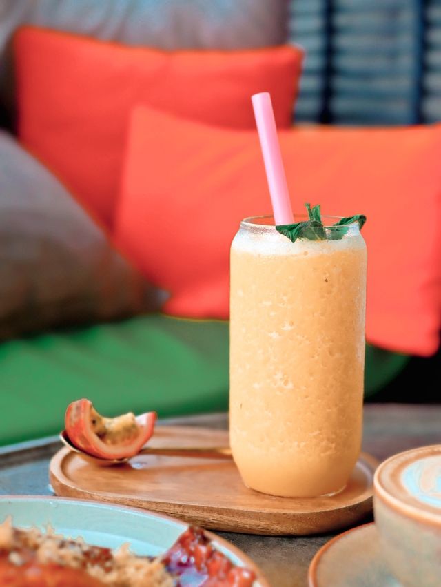 上環工業風打卡Cafe 夜間秒變酒吧