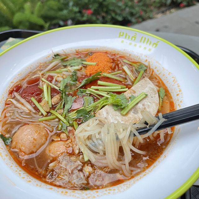 中環睇住林景食越南粉