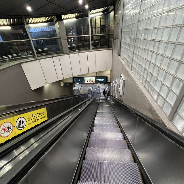สถานี Mrt ลุมพินี 🚆