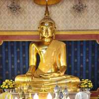 วัดศาลาครืน ขอพร "หลวงพ่อสี่เข่า" หนึ่งเดียวในไทย
