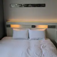 アーバンホテルの、客室は、モノトーンで、お洒落でモダンなインテリアで、落ちついて過ごせる。