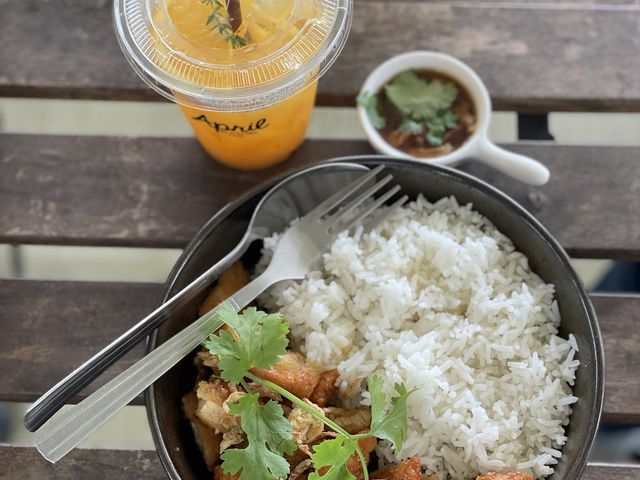 April flavors cafe คาเฟ่น่ารักใกล้กทม