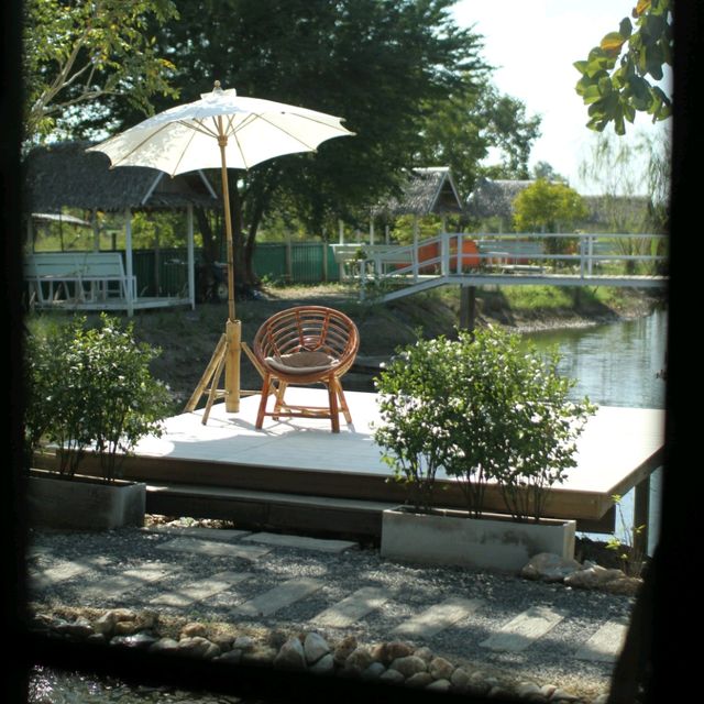 ร้านกาแฟใกล้วัดม่วง Suk arrom สุขอารมณ์ :)