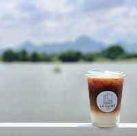 ☕️คาเฟ่ริมทะเลสาบสไตล์มินิมอล 🏡  𝑳𝒂𝒈𝒖𝒏𝒆