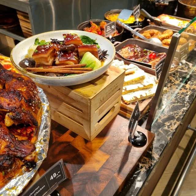 Tops Food Hall Pattaya 