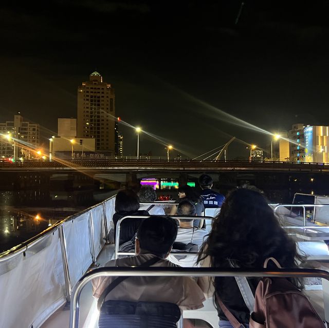 台南《安平運河遊船》好像來到國外遊河 夜間遊河超美 台南《安平運河遊船》好像來到國外遊河 夜間遊河超美
