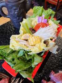 【人氣火鍋店】玲瓏浮凸花膠雞湯鍋，日本廣島蠔
