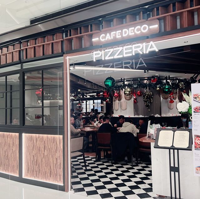 圍方內的 CAFE DECO PIZZERIA 圍方內的 CAFE DECO PIZZERIA