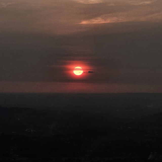 Sunset @ Obelix Hills 🌇