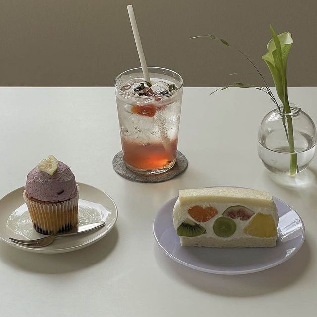moohwa cafe：舒適明亮，適合放鬆閱讀和聚會