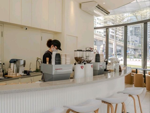 Yew Yew Coffee (LaLaport)