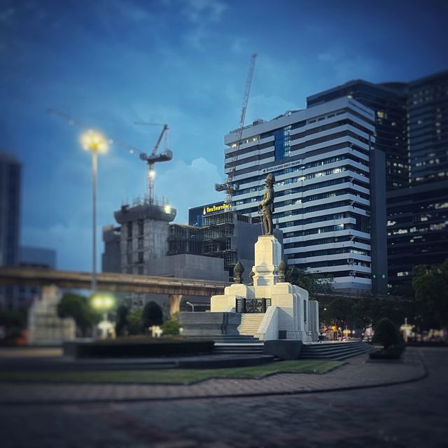夕暮れのルンピニー公園