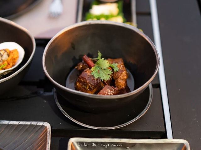 Black Ginger เรือนไทยสีดำ อาหารเลิศรสฉบับภูเก็ต