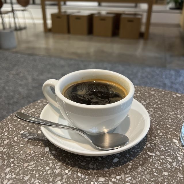 오후에 편안한 커피 한 잔 즐기는 곳, Peep KL