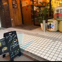 【飲み歩き】東京 秋葉原 ART BAR アットホームな雰囲気で日本酒を飲み比べ