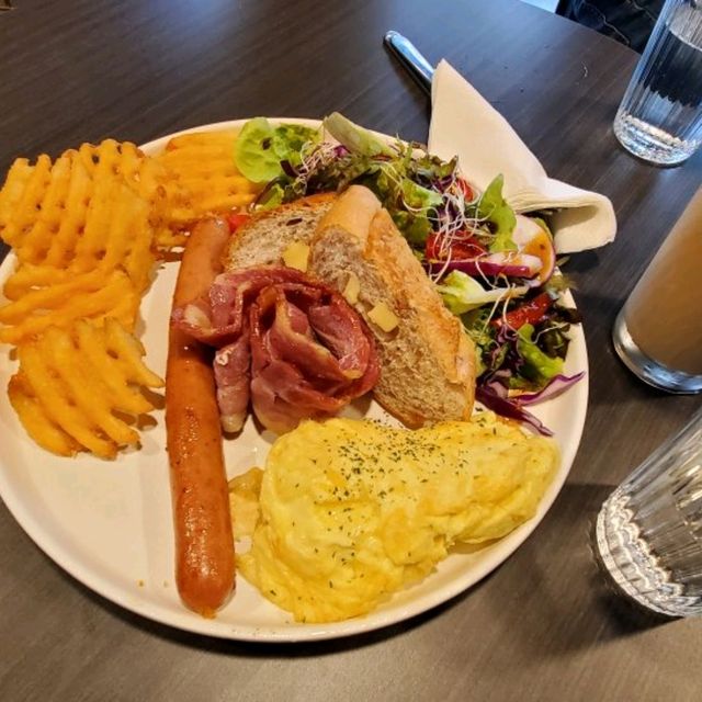 Must Cafe 必要咖啡