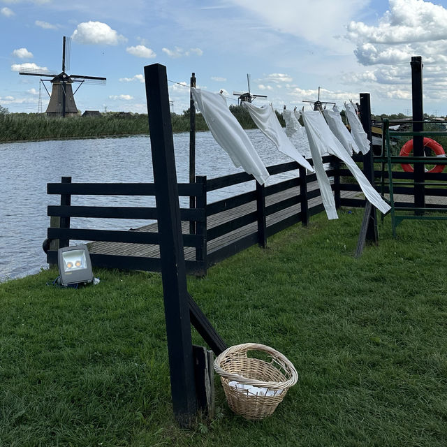 Kinderdijk - iconic windmills