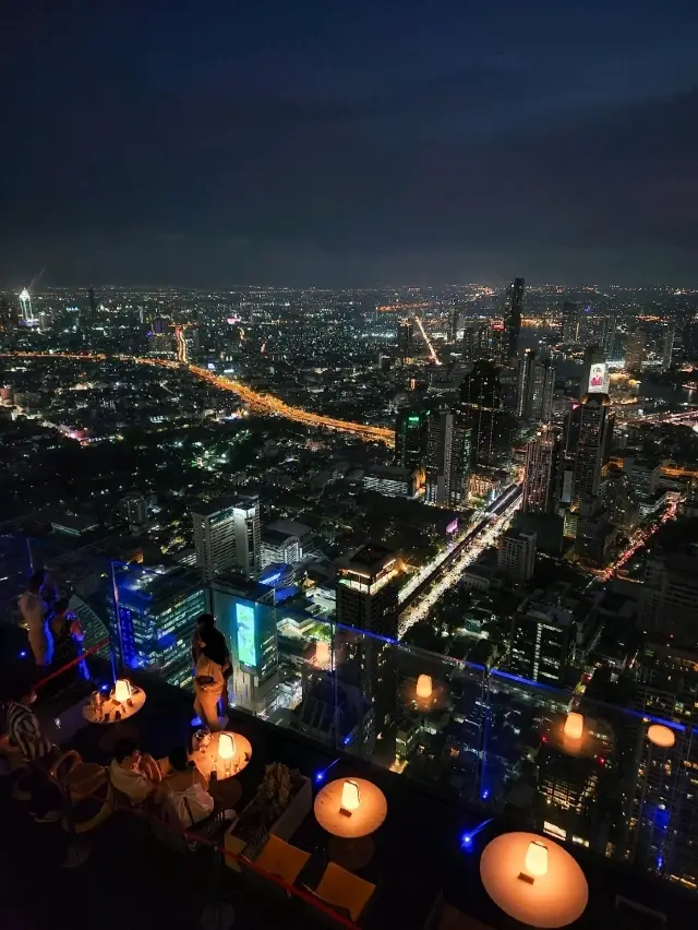 令人陶醉的曼谷夜景，再次造訪「王權瑪哈納功觀景台」