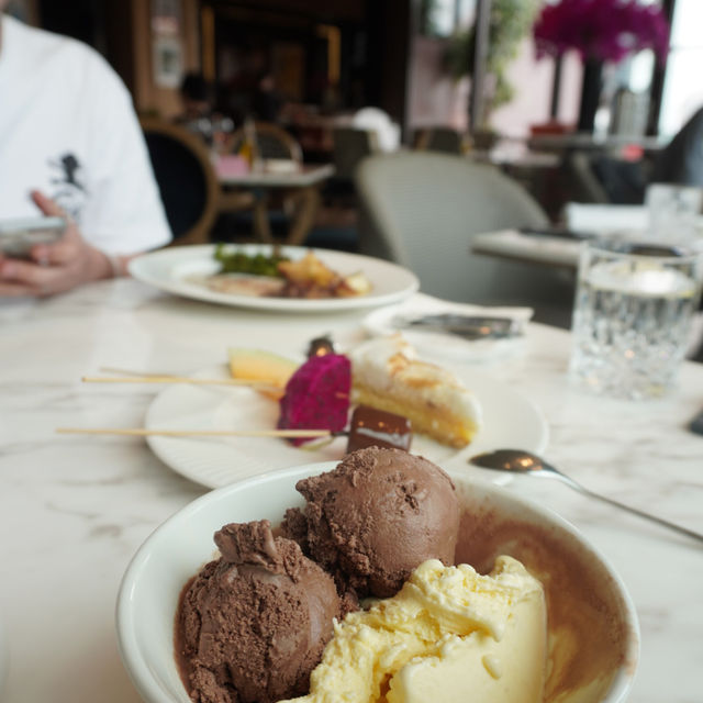 中環望靚景食半自助餐