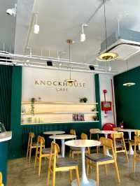Knockhouse Cafe'