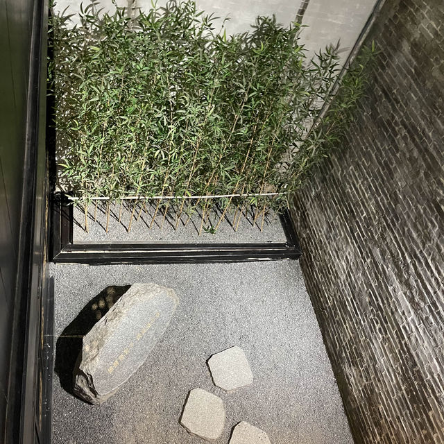 🥋🌟🇨🇳 "探訪廣州之旅：感受李小龍祖居的歷史魅力" 🏯📸🌿
