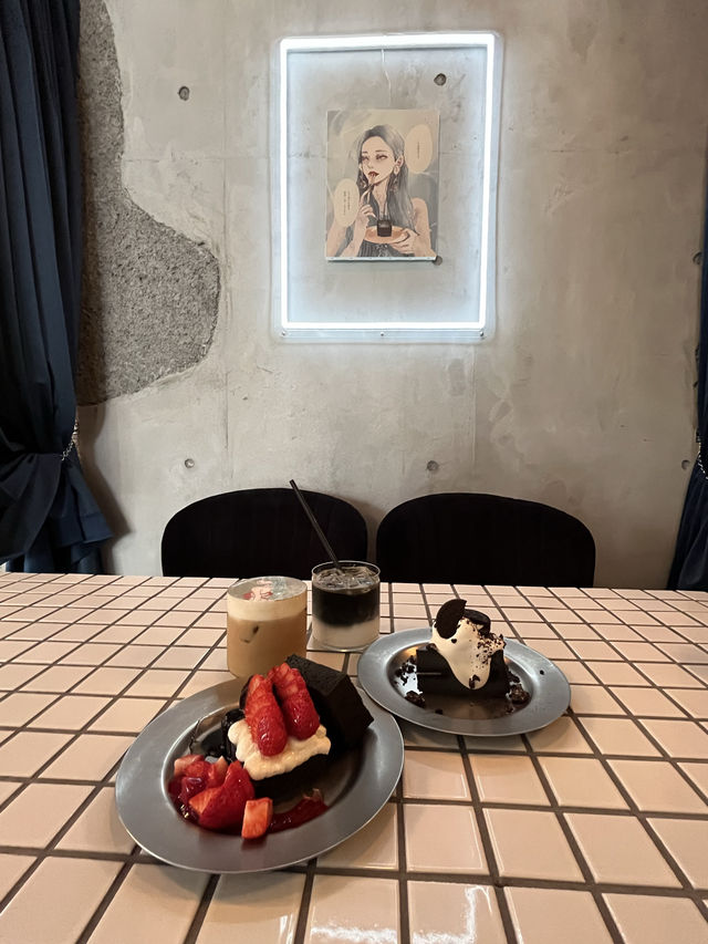 【福岡カフェ】イラストが目を引くドキドキしてしまうオシャレカフェ✨