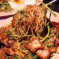 อาหารตามสั่งในซอยลับข้างวัด! เปิดมากว่า 30 ปี 