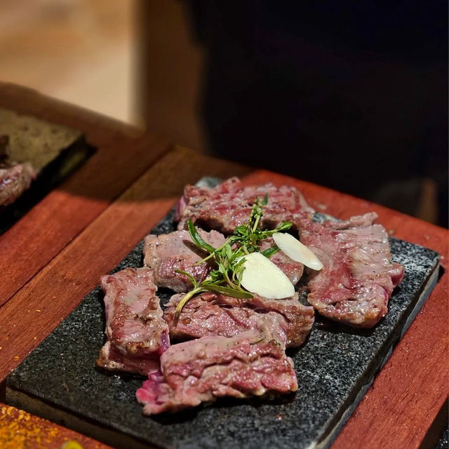 「V10牛扒餐廳：頂級和牛～風味濃鬱」