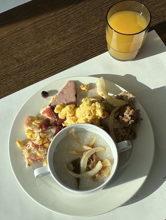 아름다운 햇살 풍경과 🍳 든든한 아침식사를 즐길 수 있는 인사동 조식맛집