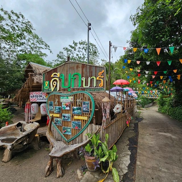 ตลาดห้วยน้ำใส