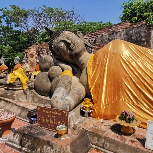 วัดพุทไธศวรรย์ พระอารามหลวง 