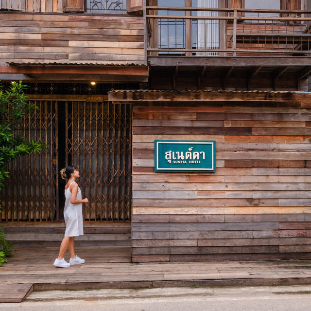 แช่อ่างชมวิวแม่น้ำโขงในที่พักเชียงคาน สุเนต์ตา 