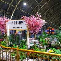 นั่งรถไฟเที่ยวกลางกรุงย่านเยาวราช