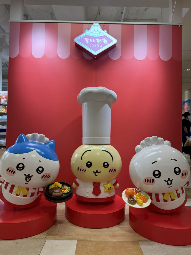 ちいかわの“ファミレス”をコンセプトにしたカフェ🍰 