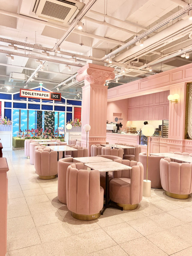 韓国にあるピンクプールカフェ🎀🏊🎂