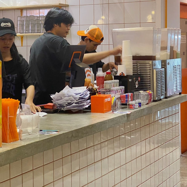 มีเดียมนมสด - ร้านนมเปิดใหม่ย่านเมืองเก่าอุบล