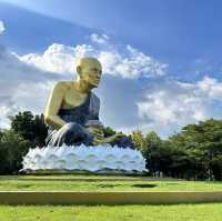 วัดสวยงาม พระพุทธรูปองค์ใหญ่ 