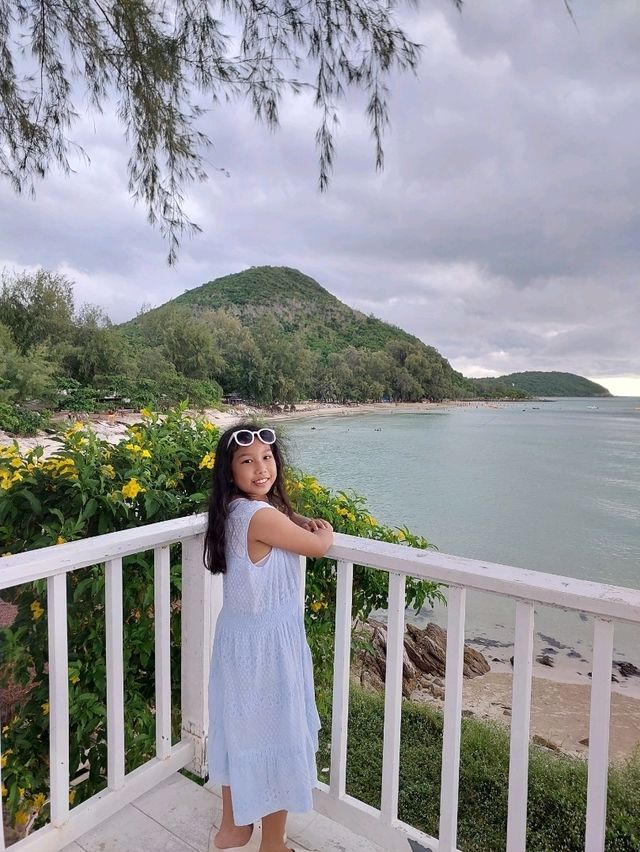 Curve Beach Cafe' คาเฟ่ลับ วิวสวย@หาดนางรำ ชลบุรี